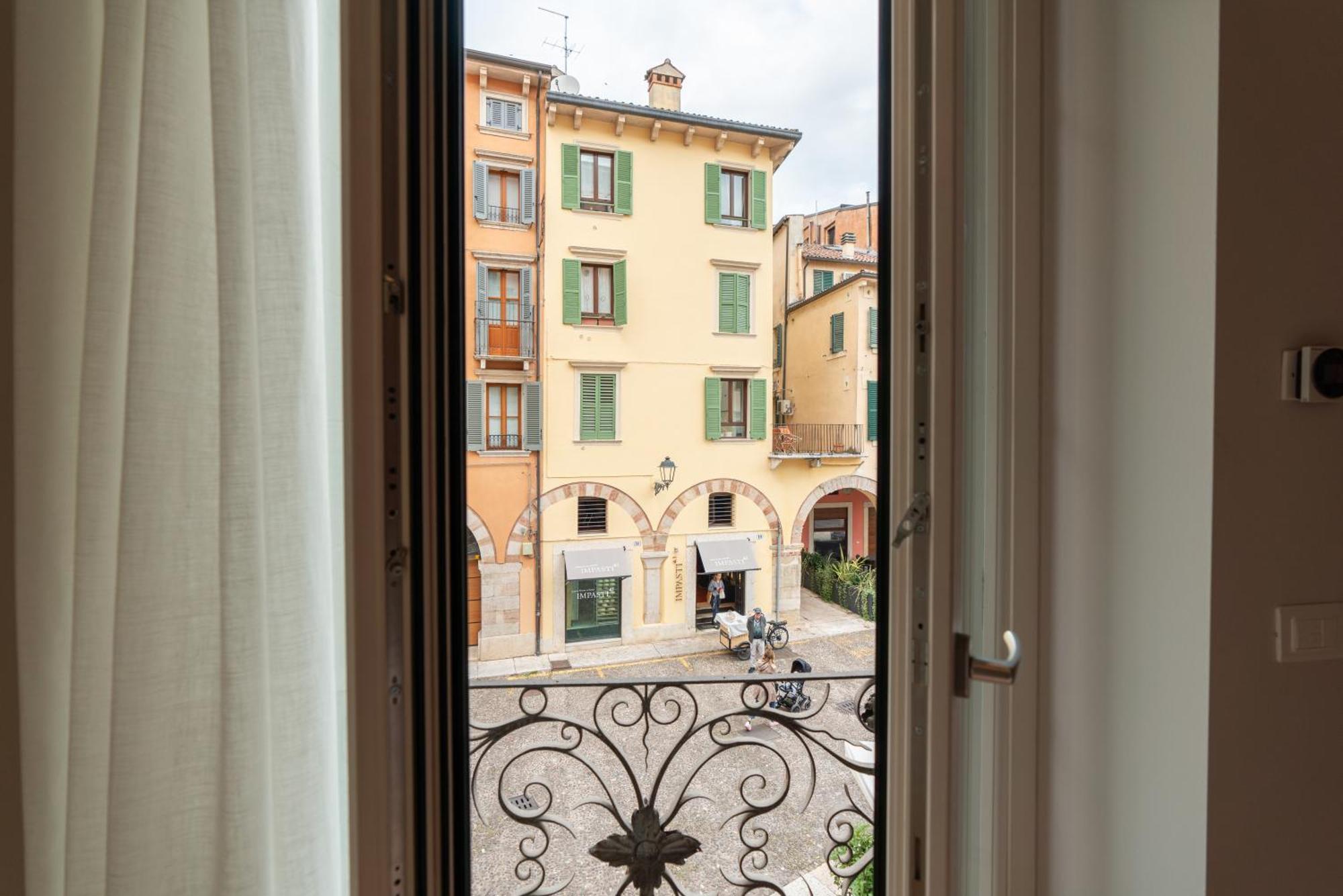 Palazzo Biasini By Postcardsfrom 호텔 베로나 외부 사진