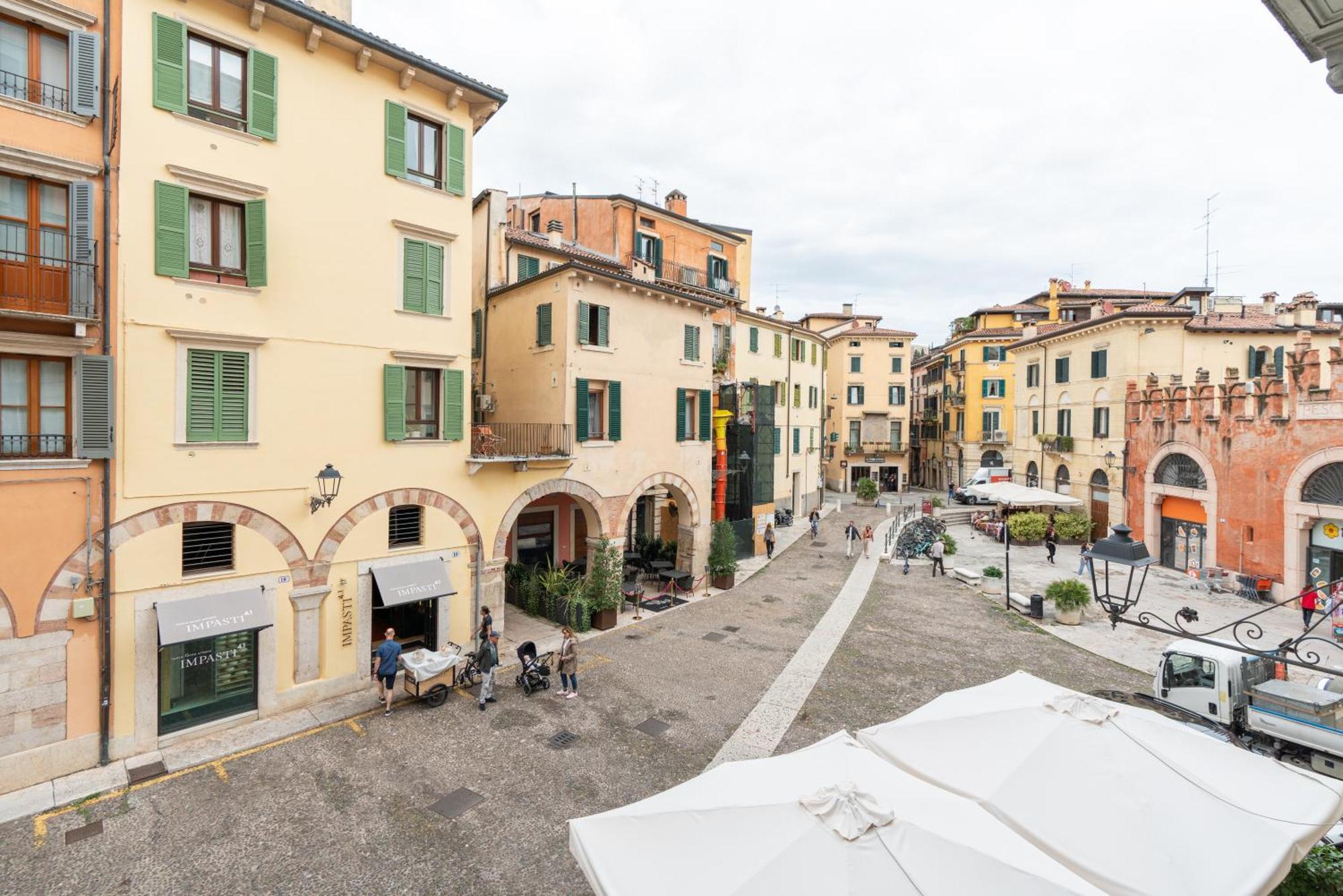 Palazzo Biasini By Postcardsfrom 호텔 베로나 외부 사진